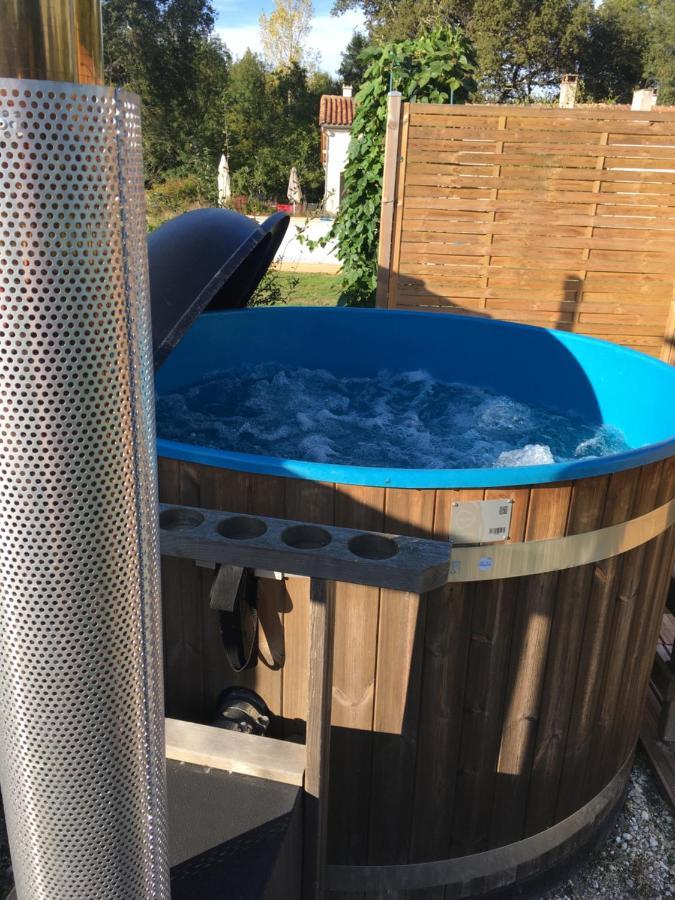 Maison Perigord Vert Piscine Et Spa La Roche-Chalais Zewnętrze zdjęcie